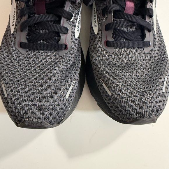 Brooks Women's Adrenaline GTS  20 Running Shoes - Gray with Light Pink - Picture 5 of 9